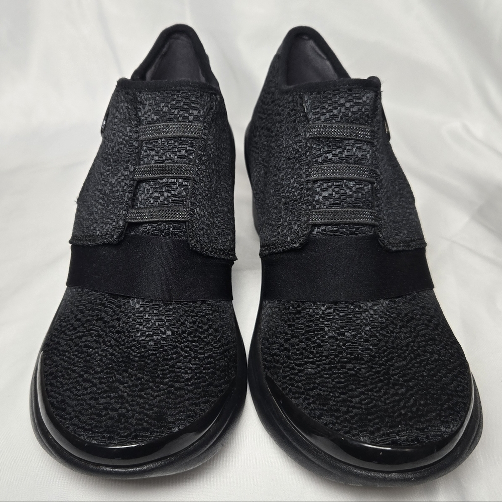 Bzees Enlighten Everyday Black Textured Slip On Booties Shooties Size 8.5 - Picture 11 of 14